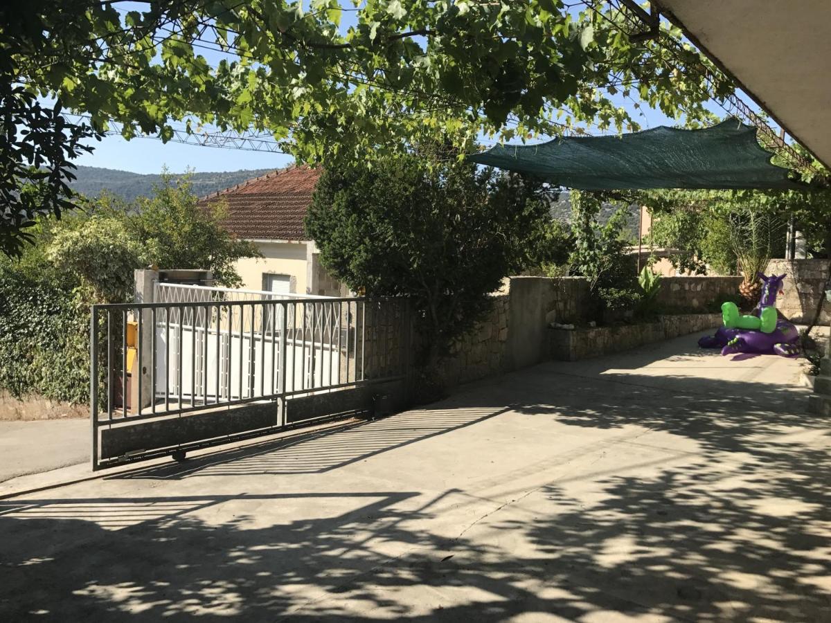 Apartments By The Sea Marina, Trogir - 14191 Exterior foto